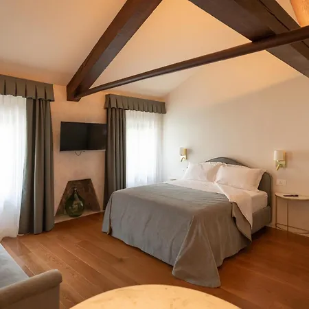 Castello Di - Agrituristico Agroturismo