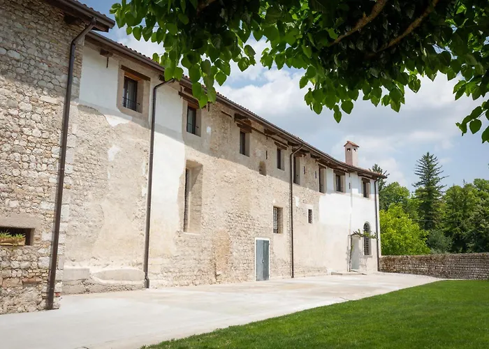 Castello Di - Agrituristico *