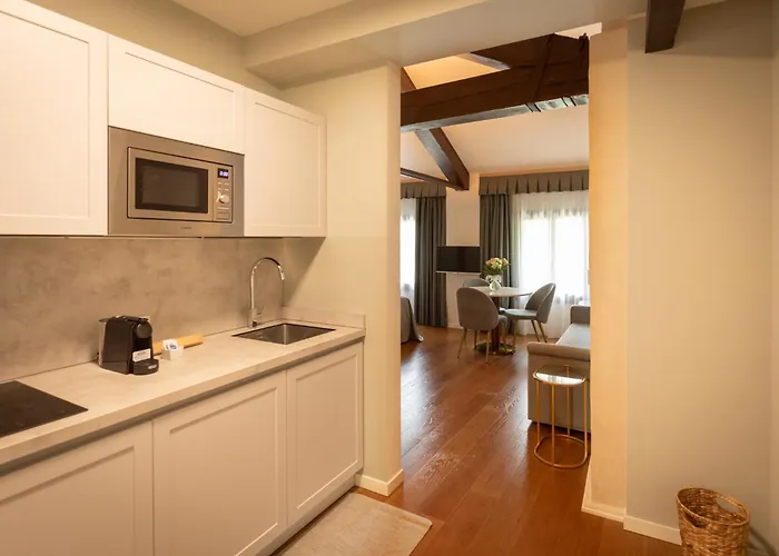 Castello Di - Agrituristico *