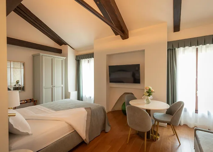 Castello Di - Agrituristico