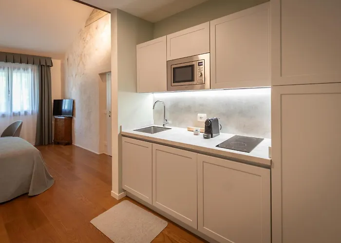 Castello Di - Agrituristico